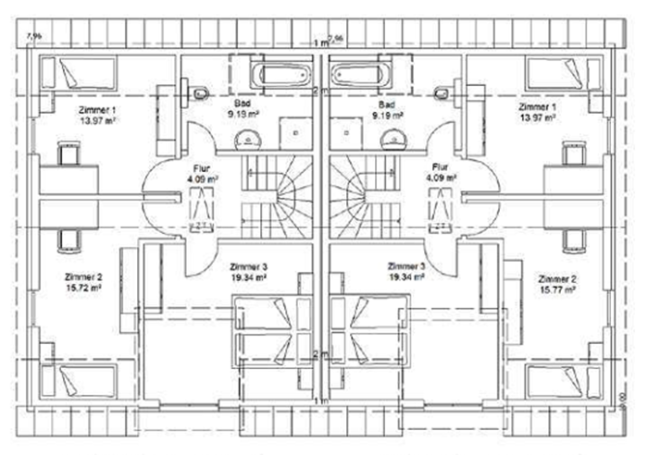 Grundriss eines Gebäudes mit mehreren Zimmern, Treppen und Eingängen.
