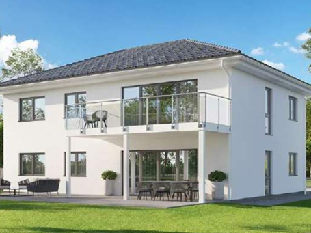 Modernes, zweigeschossiges Haus mit Balkon und geräumigem Garten.