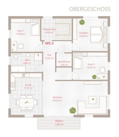 Grundriss eines Obergeschosses mit mehreren Zimmern und einem Balkon.