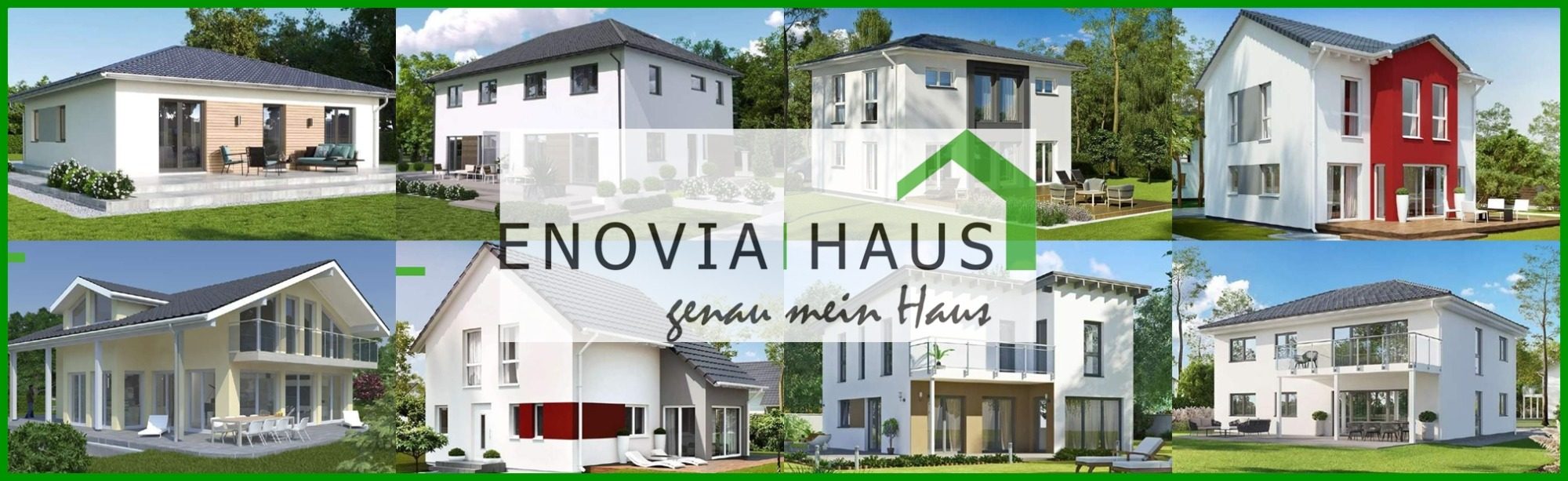 Modernes Mehr Modernes Haus mit flachem Dach, großen Fenstern und Balkon, umgeben von Bäumen.